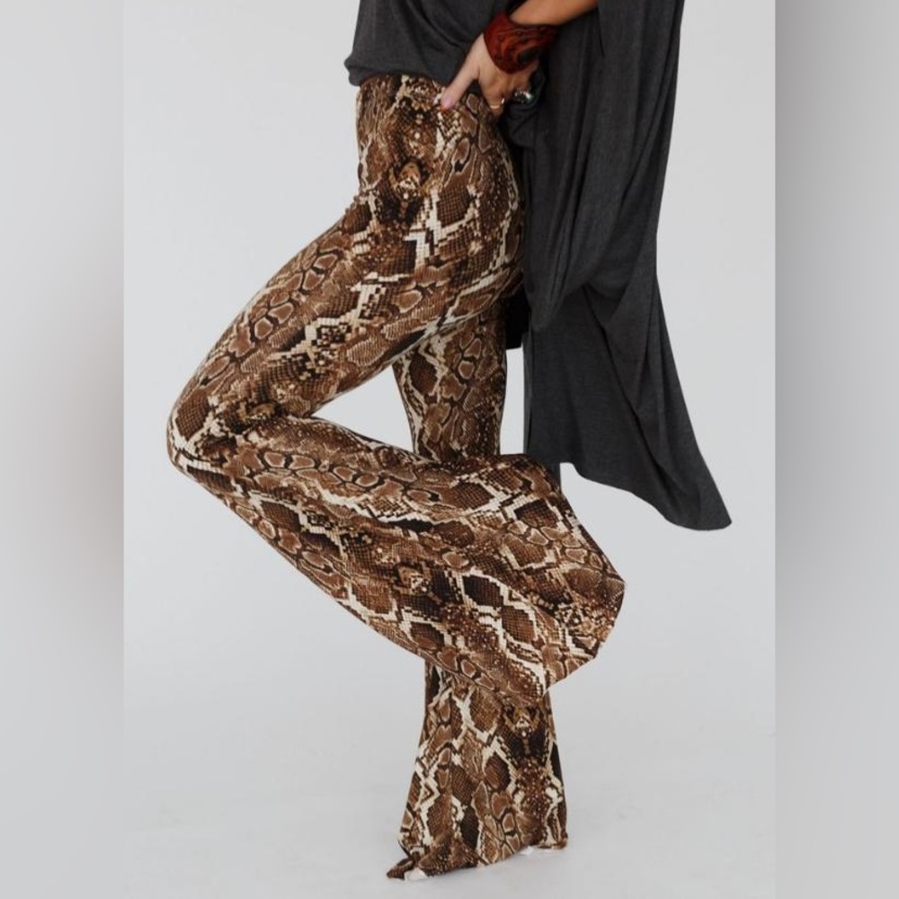 Snake print flared leggings